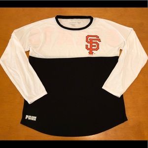 San Francisco Giants Women’s Shirt size small